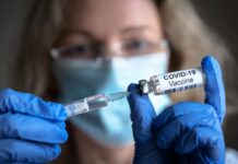 Crește numărul infectărilor, scade ritmul vaccinării