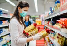 Limită de cumpărături în unele magazine. Reprezentanții marilor lanțuri dau asigurări că nu vom rămâne fără produse la raft