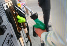 Guvernul suspendă compensarea cu 50 de bani a prețului carburanților, de la 1 ianuarie
