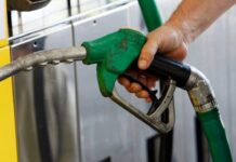 Guvernul prelungește compensarea prețului la carburanți cu 50 de bani, până la sfârșitul anului