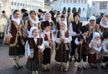 În așteptarea lui Moș Crăciun, ”Colindă, Doamne, Colind ” și Alaiul obiceiurilor de iarnă
